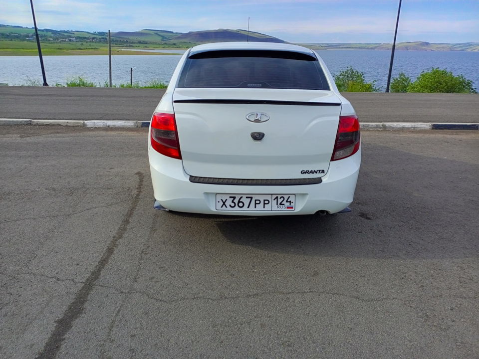 Элероны "Сплитеры" заднего бампера — Lada Гранта (1G), 1,6 л, 2013 года ...