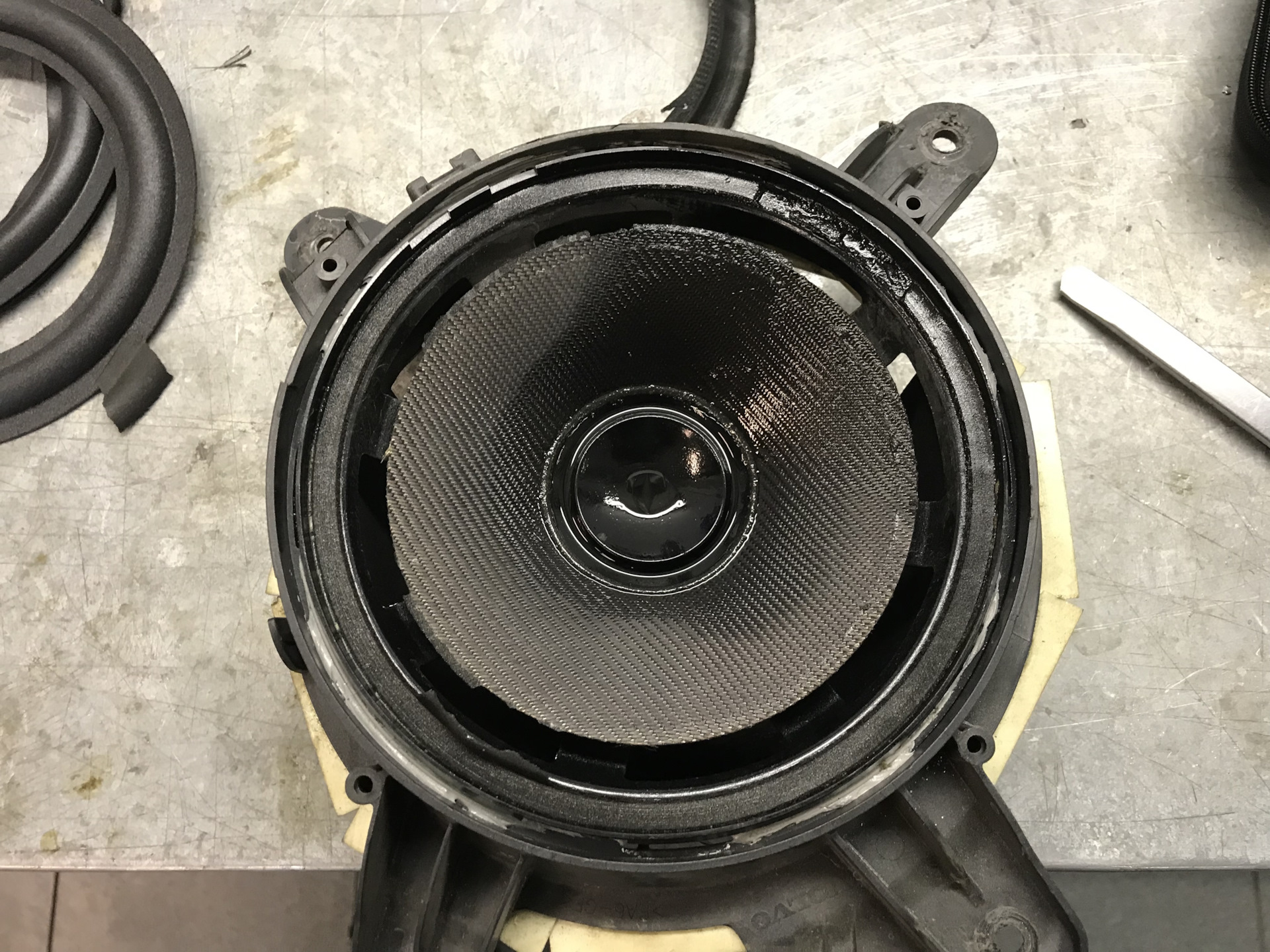 Переклейка подвеса динамика — Volvo S60 (1G), 2,4 л., 2008 года ...