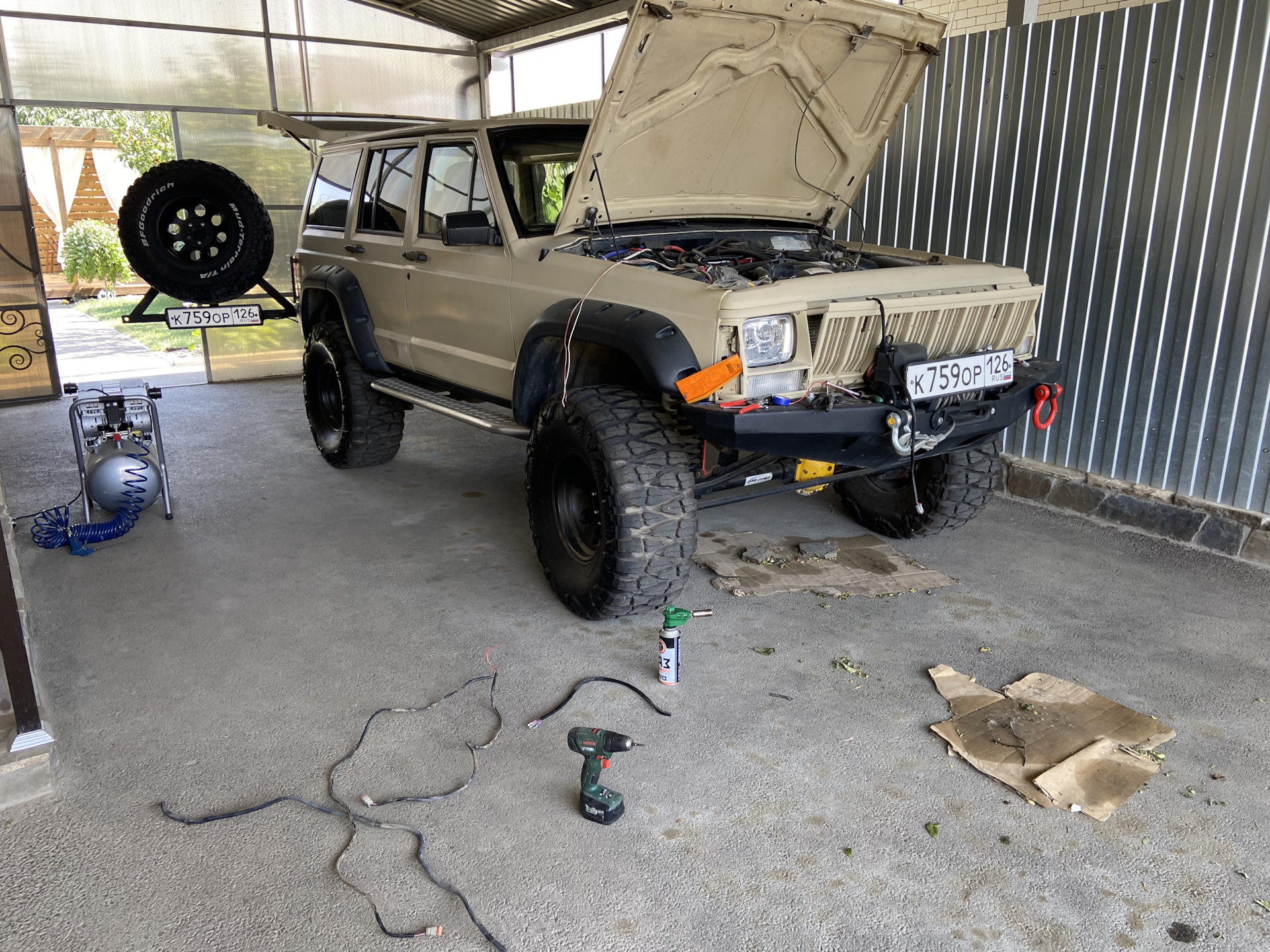 Установка прожекторов Аврора и ещё кое чего. — Jeep Cherokee (XJ), 4 л ...