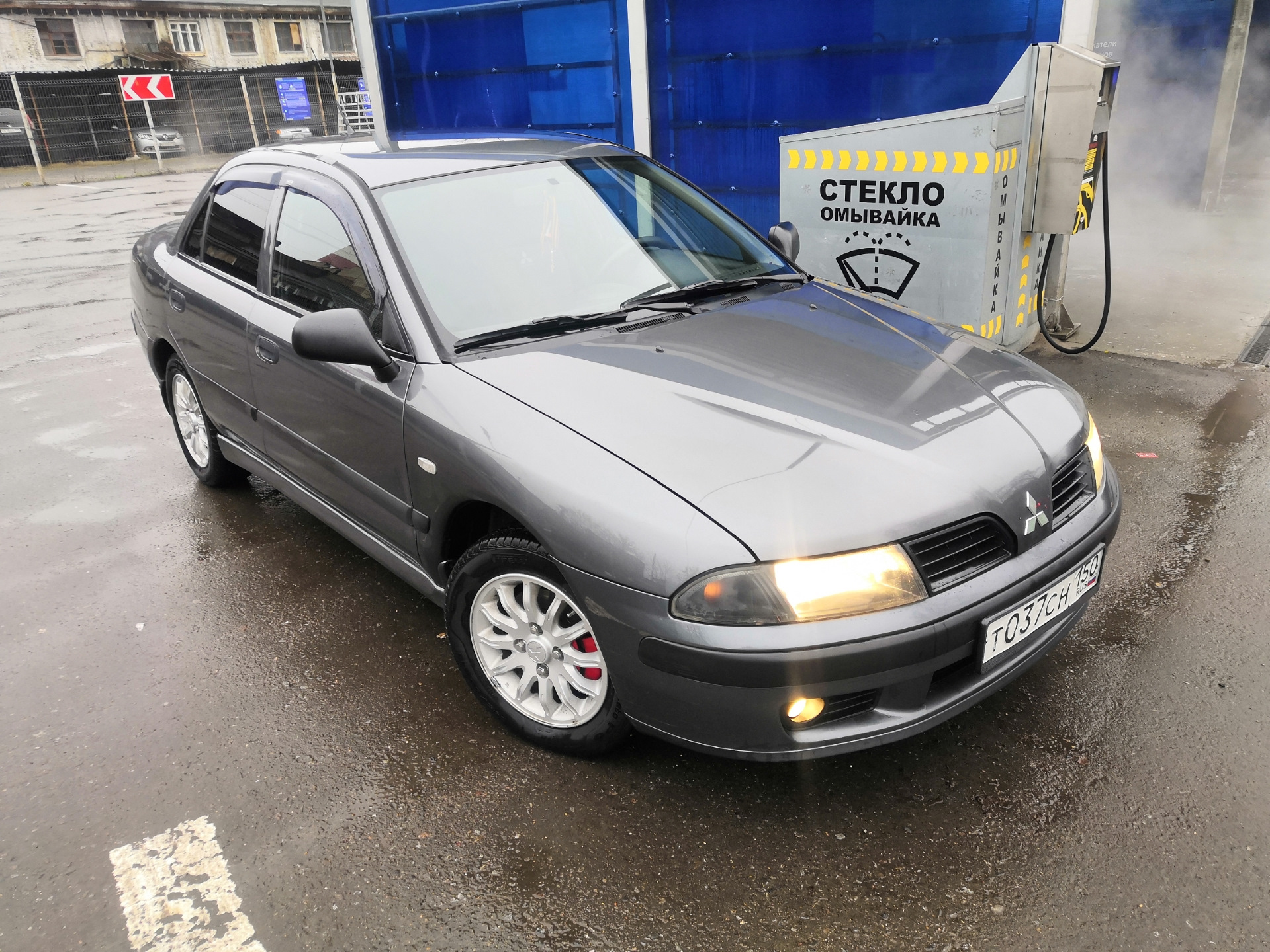 Mitsubishi carisma 2002 год. Mitsubishi Carisma 2002 года. Тойота Каризма. Toyota Carisma Hatch. Mitsubishi Carisma последняя модель.