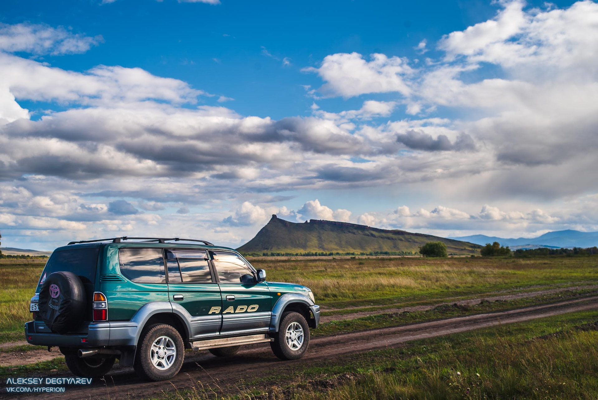 Toyota Land Cruiser Prado в горах