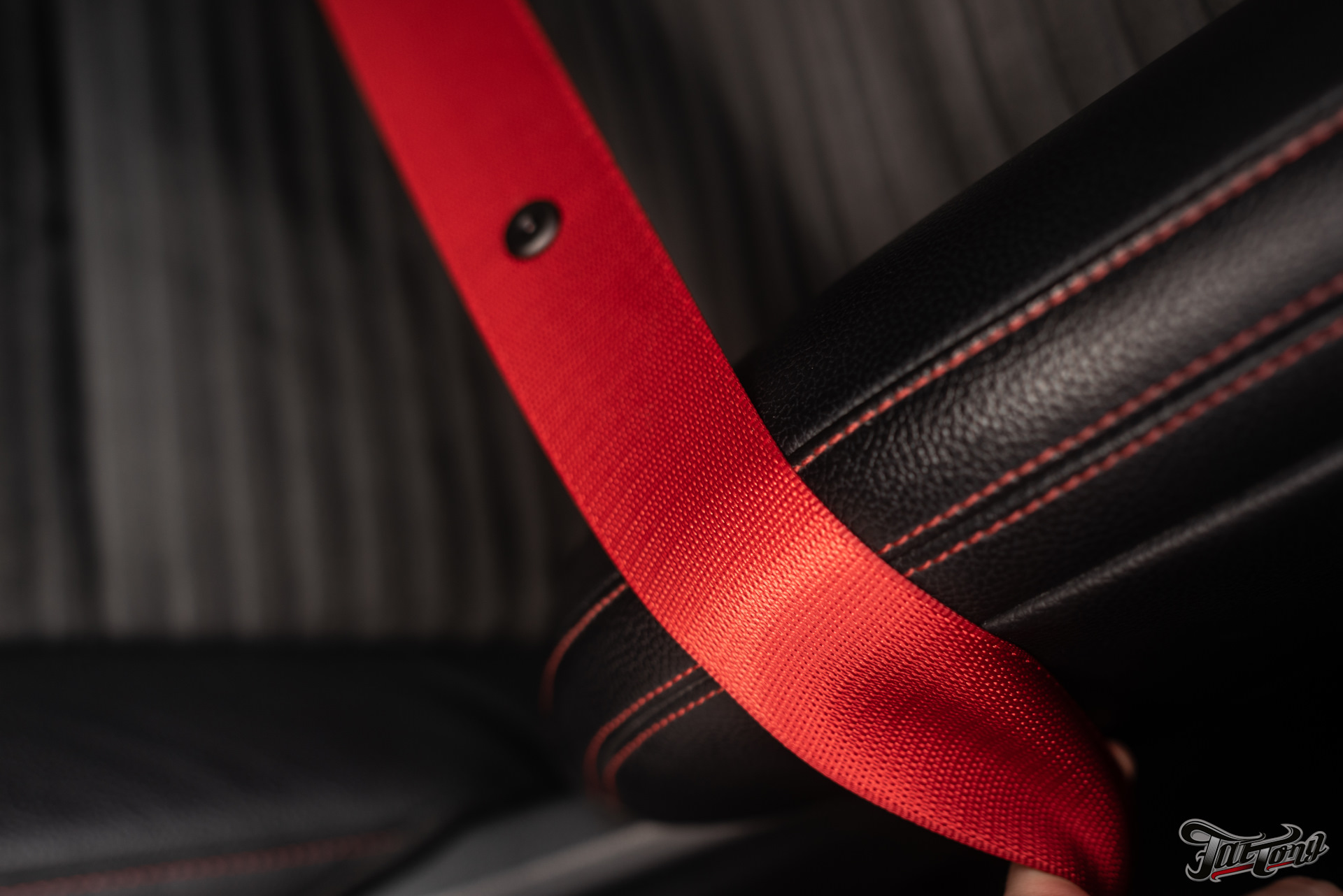 Цветные ремни безопасности. Красные ремни Octavia a7. Цветные ремни безопасности для автомобиля. Лента ремня безопасности.