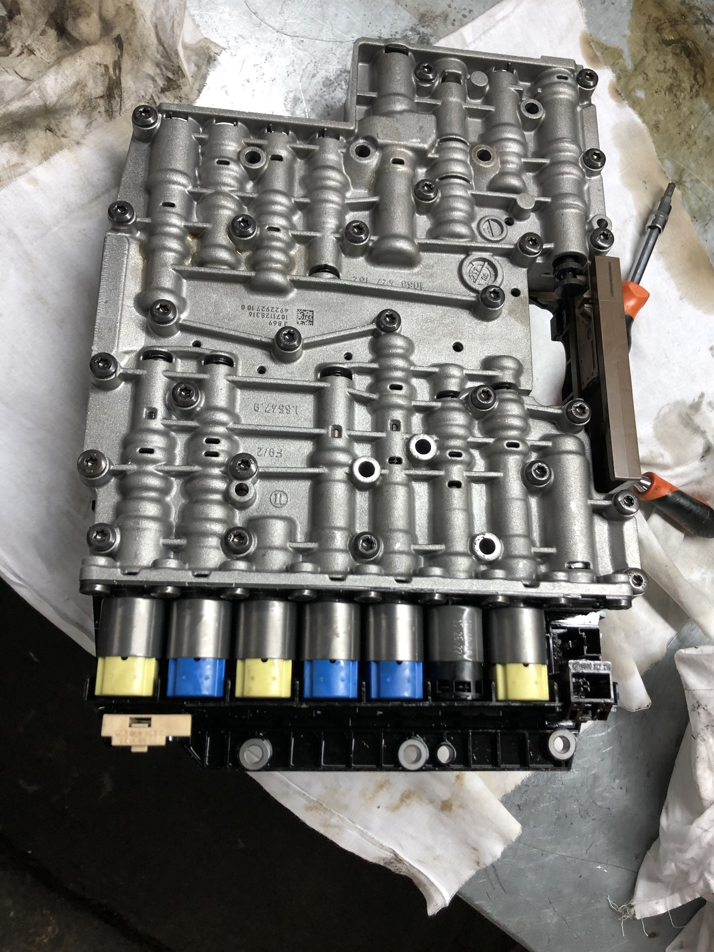 Замена гидроблока акпп. ZF 6hp19 мехатроник. ZF 6hp19 гидроблок. Zf6hp19 BMW. Клапана мехатроника 6hp19.