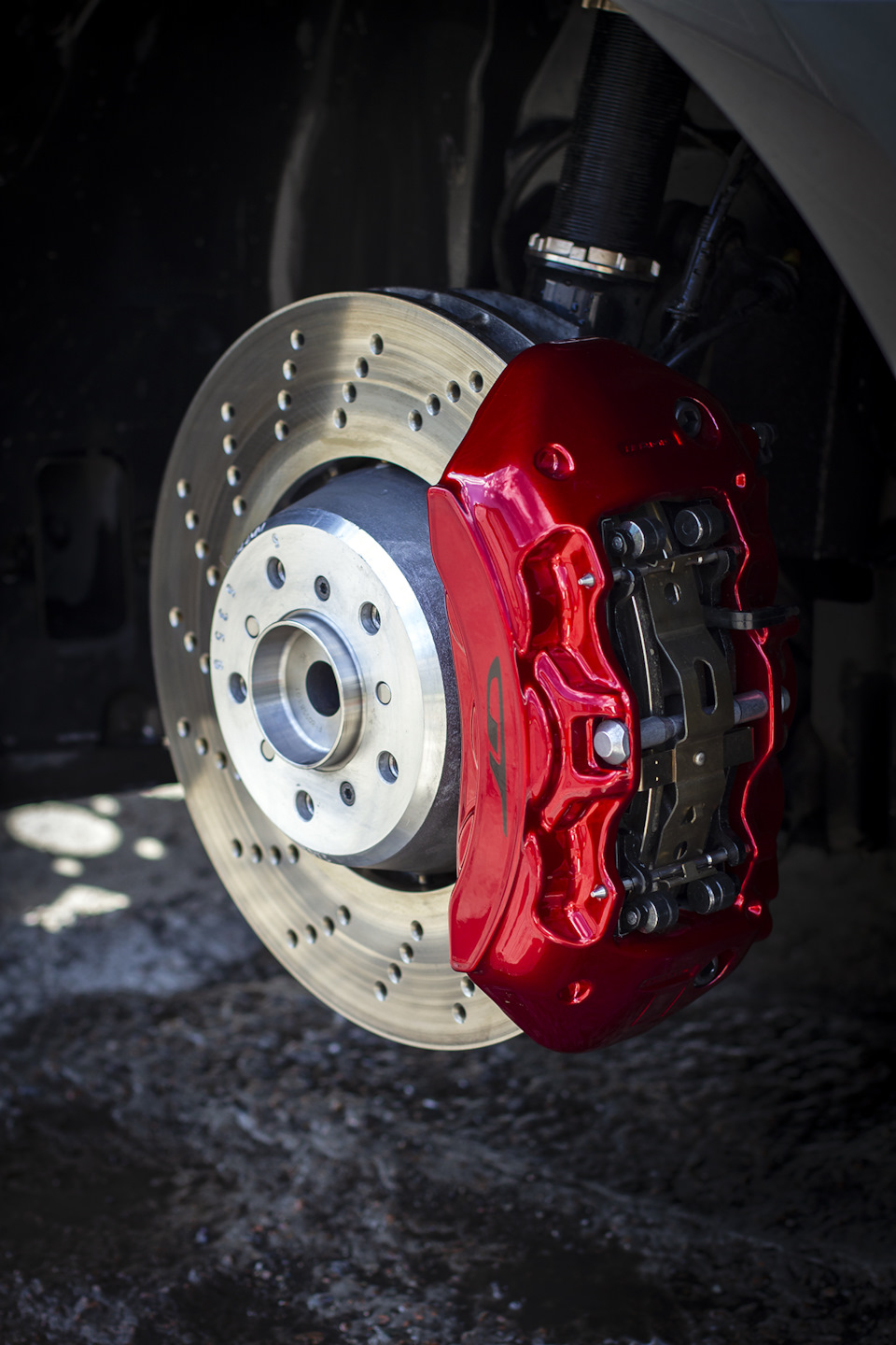 Тормоза передние, Brembo 6pot 