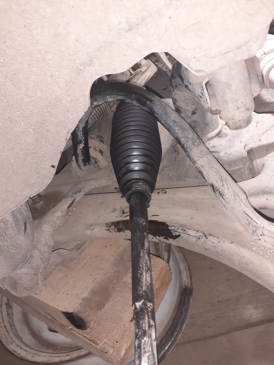 Замена пыльника рулевой рейки — Mitsubishi Lancer X, 1,5 л, 2008 года ...