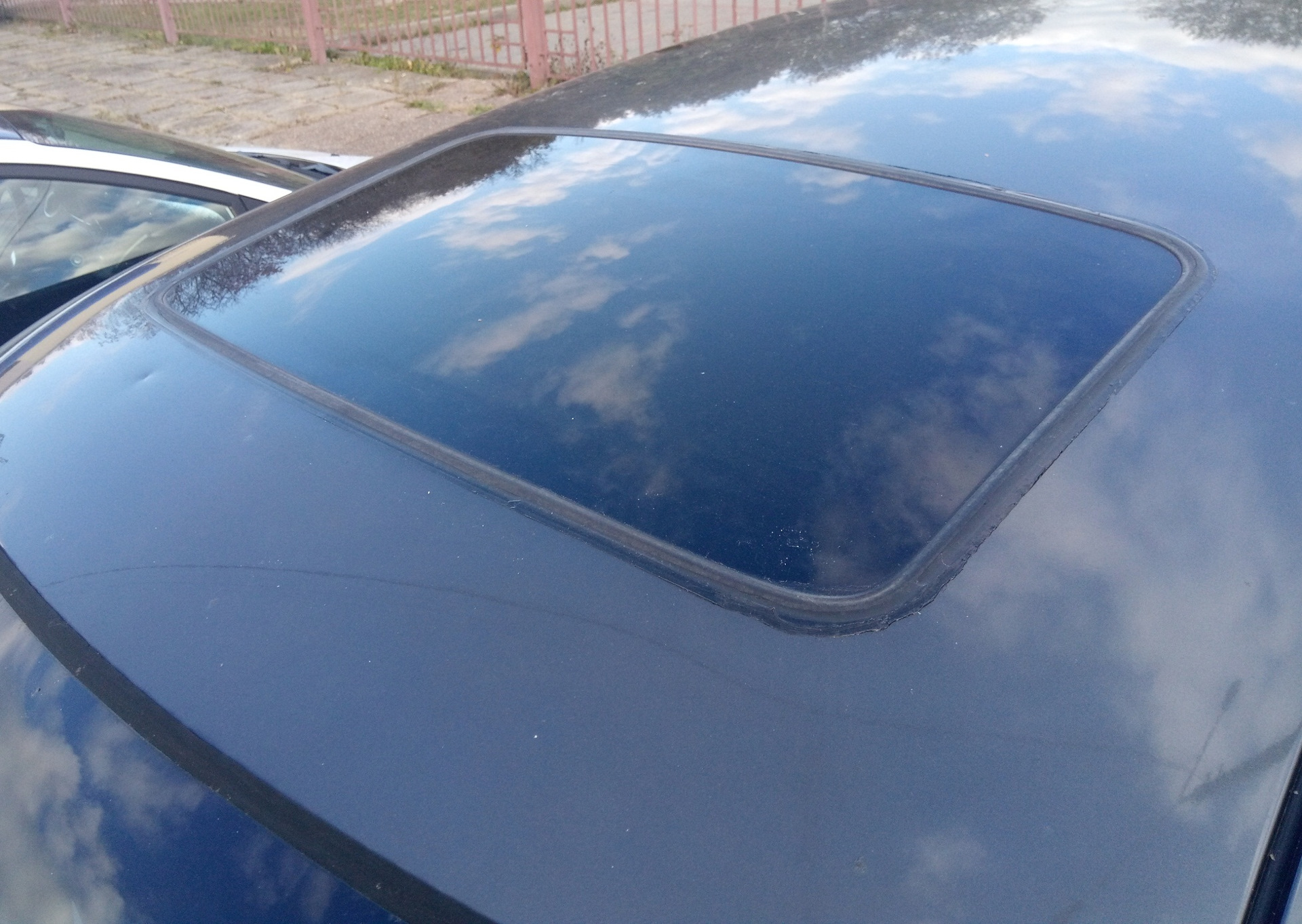 Течет люк: радикальное решение проблемы + как снять и разобрать плафон ...