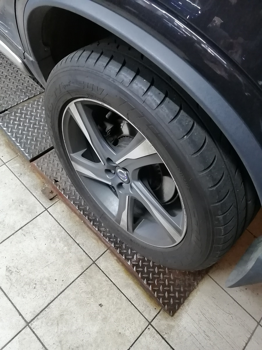 Замена шин и стекла… — Volvo XC90 (1G), 2,5 л, 2014 года | шины | DRIVE2
