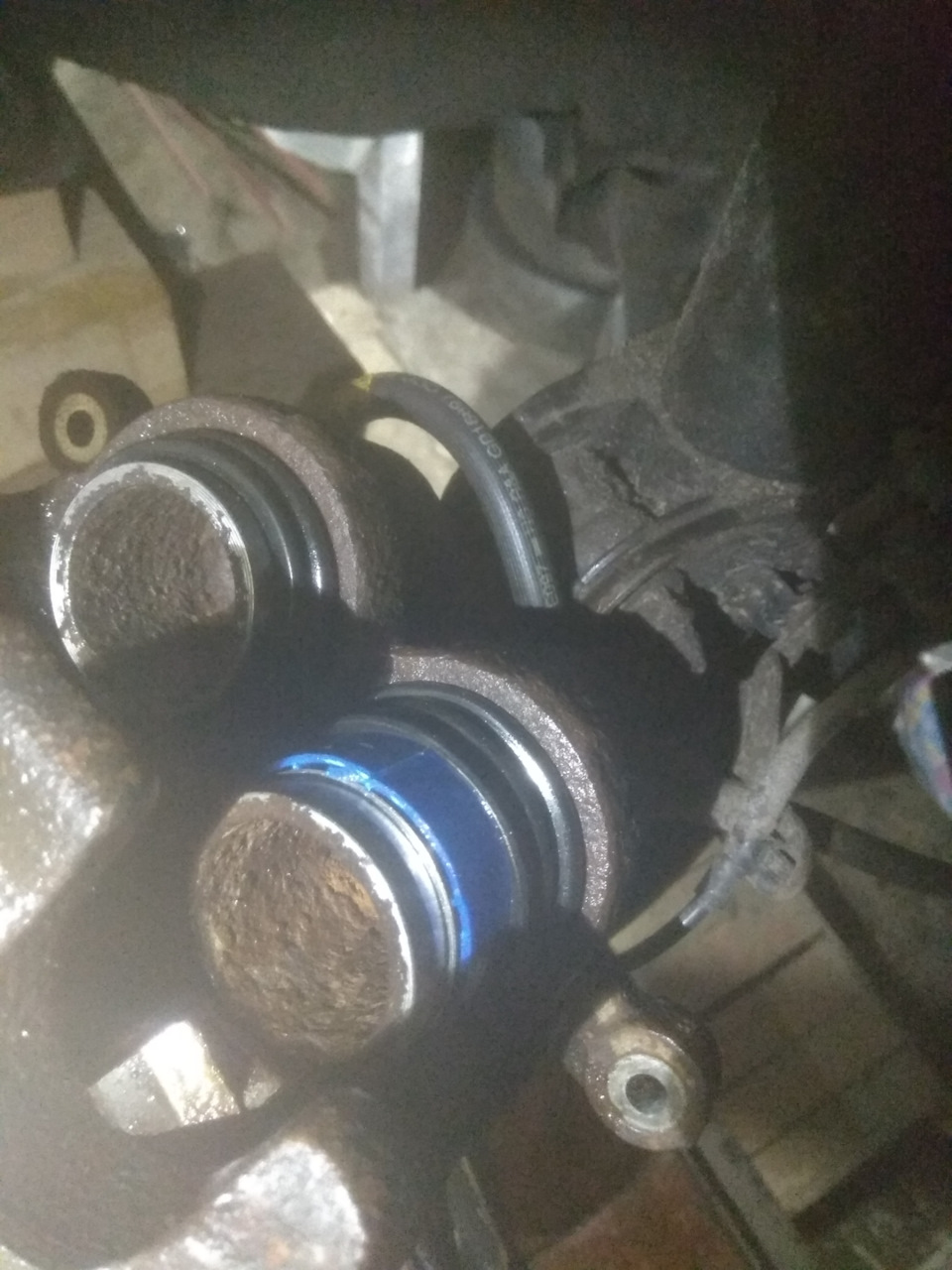 Замена пыльника поршня тормозного суппорта — KIA Sorento (2G), 2,2 л ...