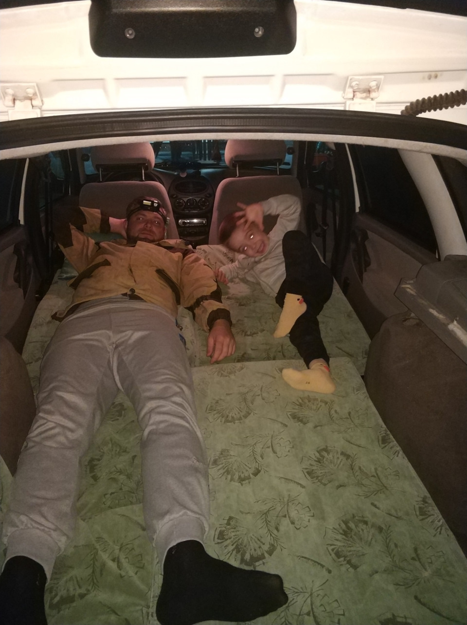 Спать в калине — Lada Калина универсал, 1,6 л, 2009 года | путешествие ...