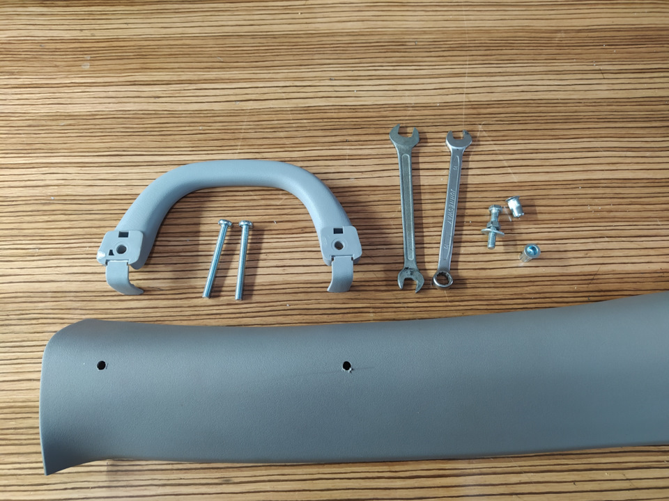 Ручка на правую стойку. — Mitsubishi Pajero Sport (2G), 2,5 л, 2012 ...