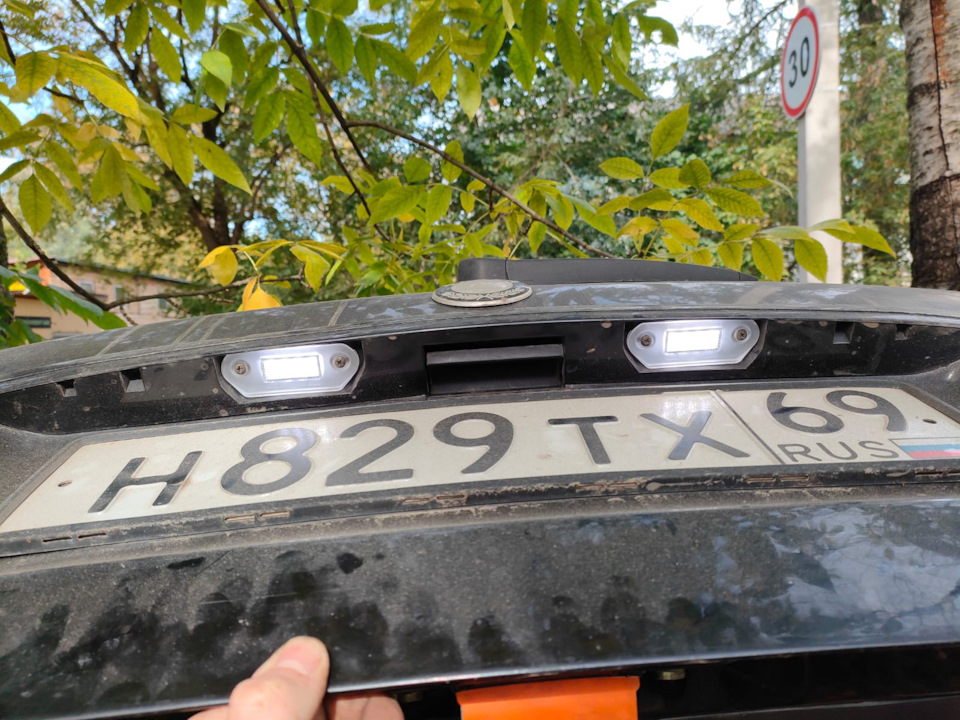 Подсветка номерного знака — Skoda Octavia A4 Mk1, 1,8 л, 2006 года ...