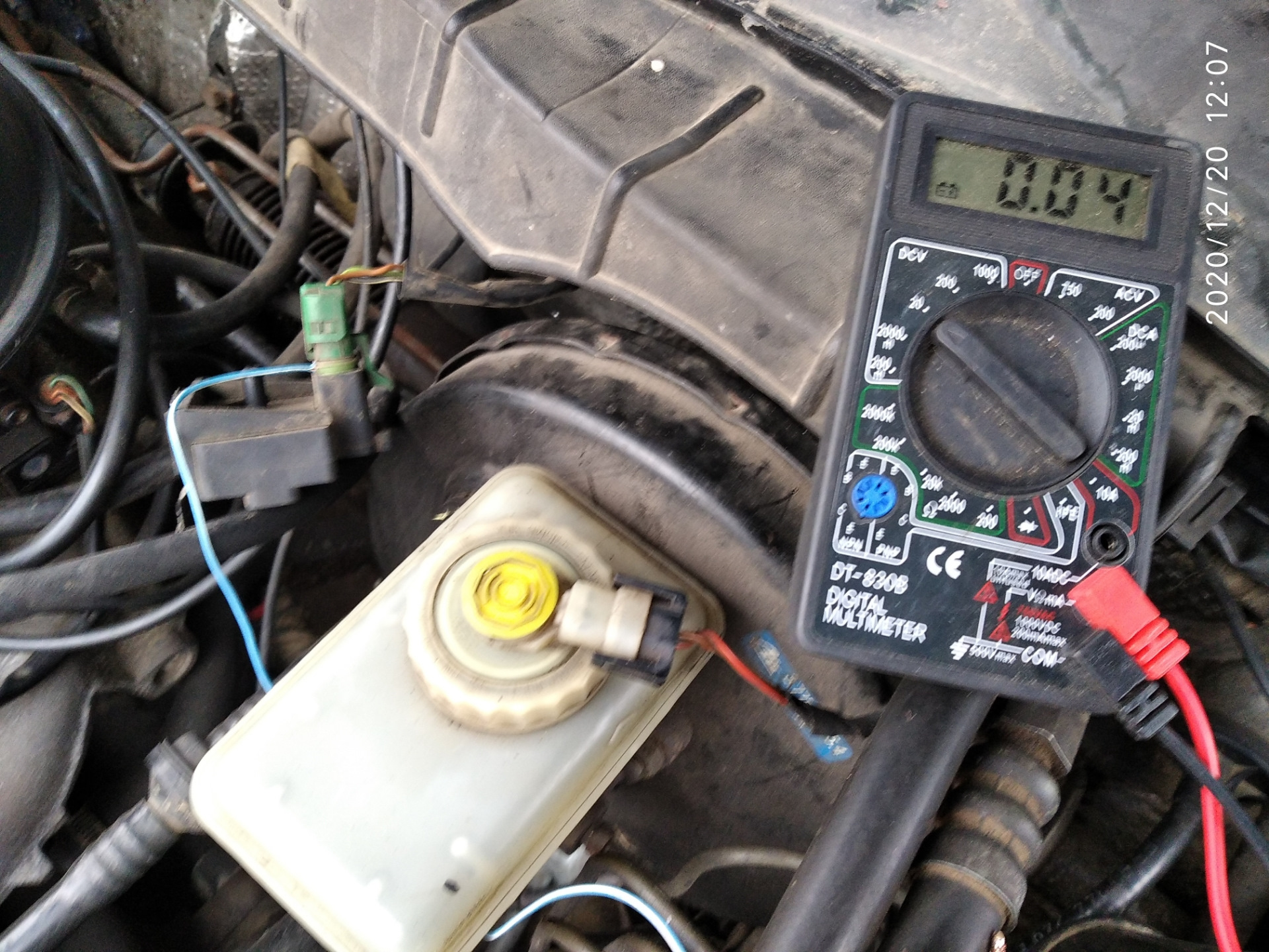 Фольксваген пассат б3 двигатель 1. Ауди 80 б3 1. Большой расход б3. Большой расход б3. Термометр ауди 80 б3.