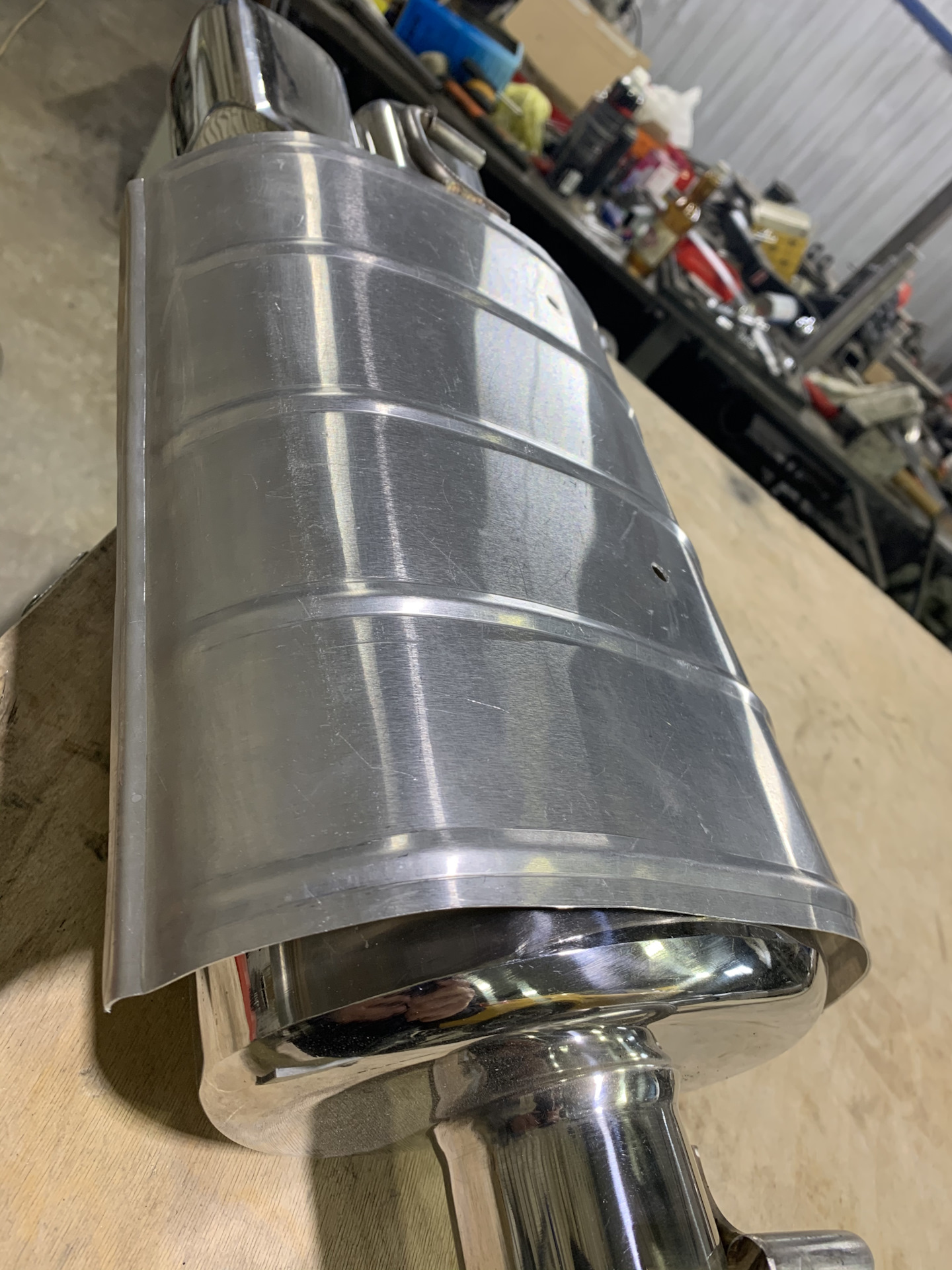 Производство выхлопных труб. Выхлоп из нержавейки. Изготовление выхлопной системы. Выхлоп 2 uz. Ваз 2104 глушитель прямоток.