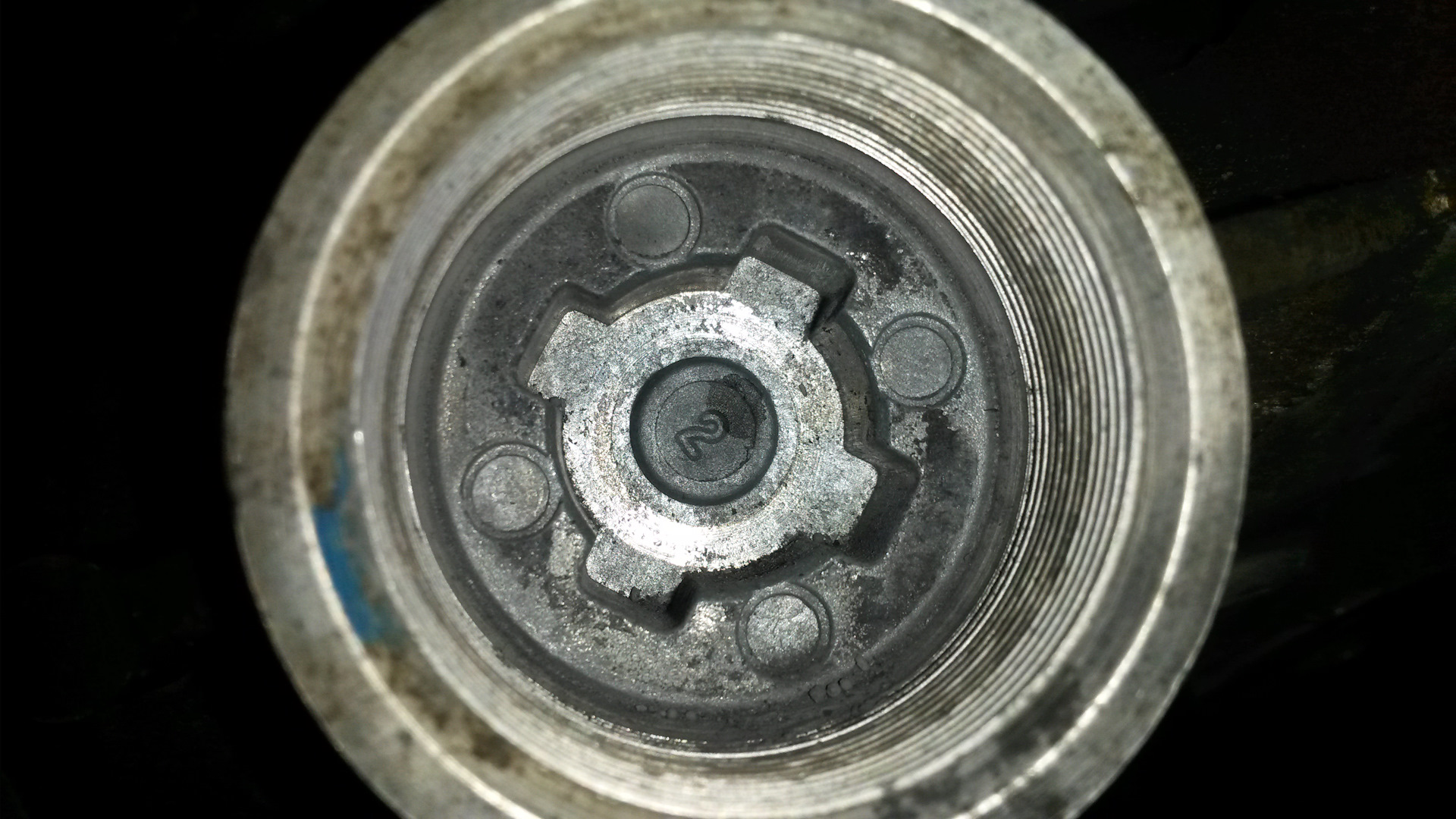 Нужна помощь(совет) — как вытащить упор вала рулевой рейки? — Hyundai ...