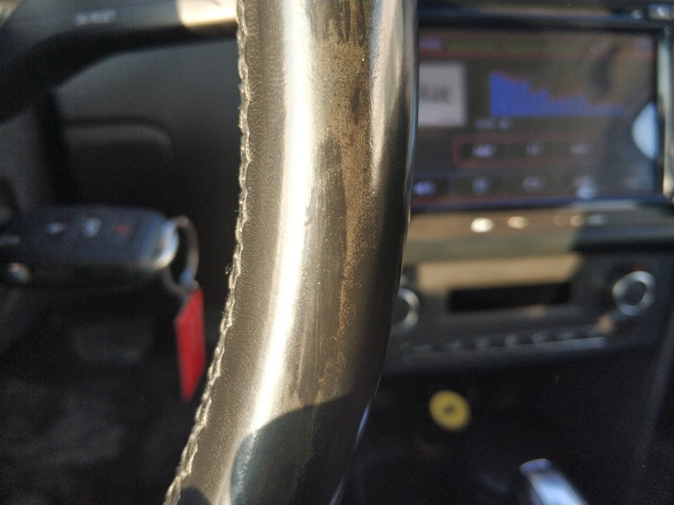 Хорошо впитаный участок кожи — Volkswagen Polo Sedan