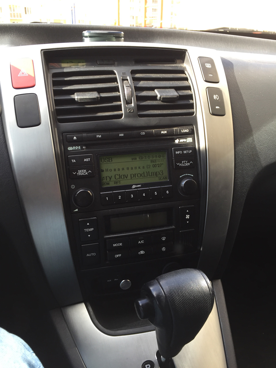 USB & aux к штатной магнитоле — Hyundai Tucson (JM), 2 л, 2009 года |  аксессуары | DRIVE2