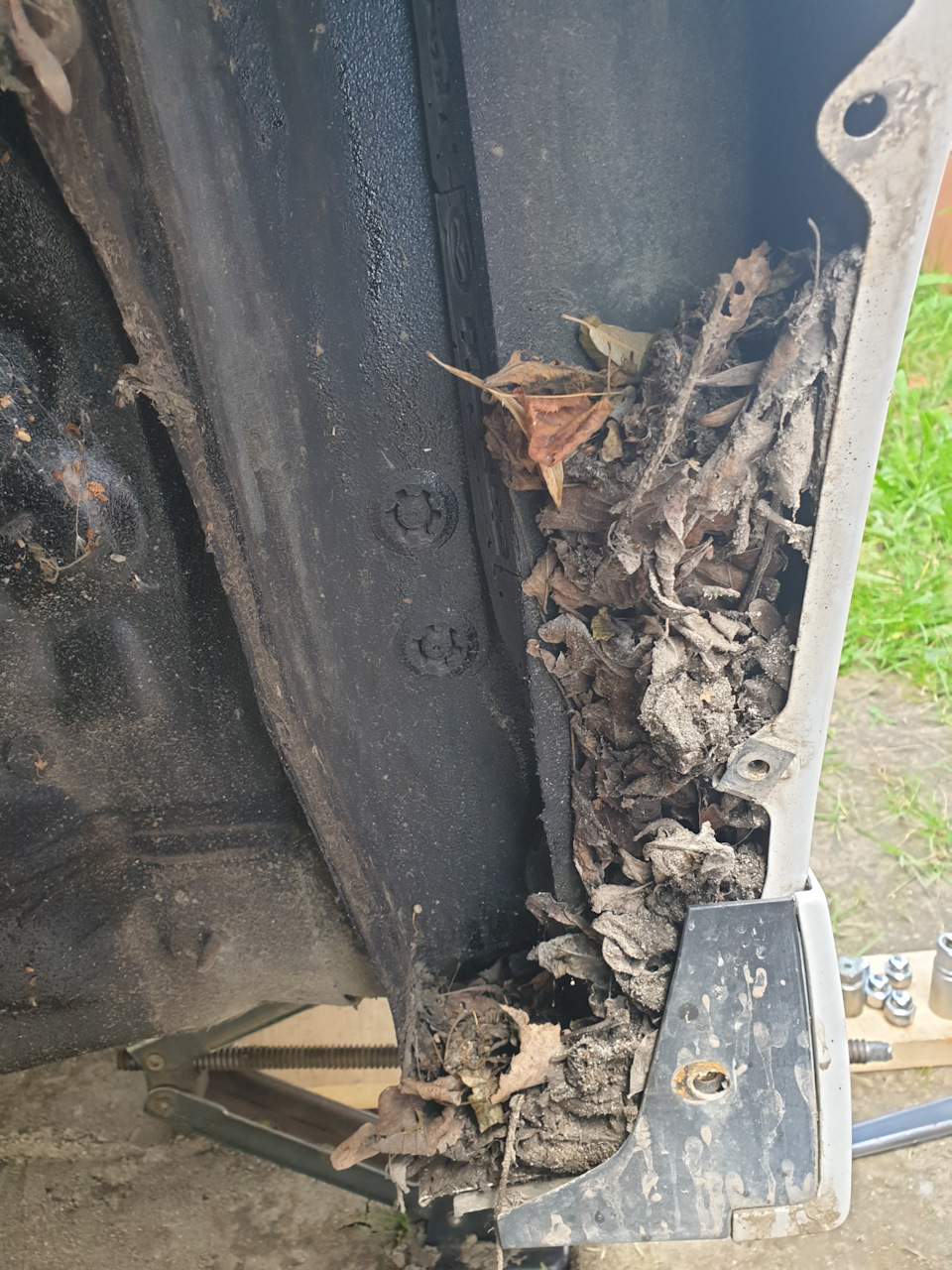 Чистка стоков + шумка подкрылков — Mazda 6 (3G) GJ, 2,5 л, 2015 года ...