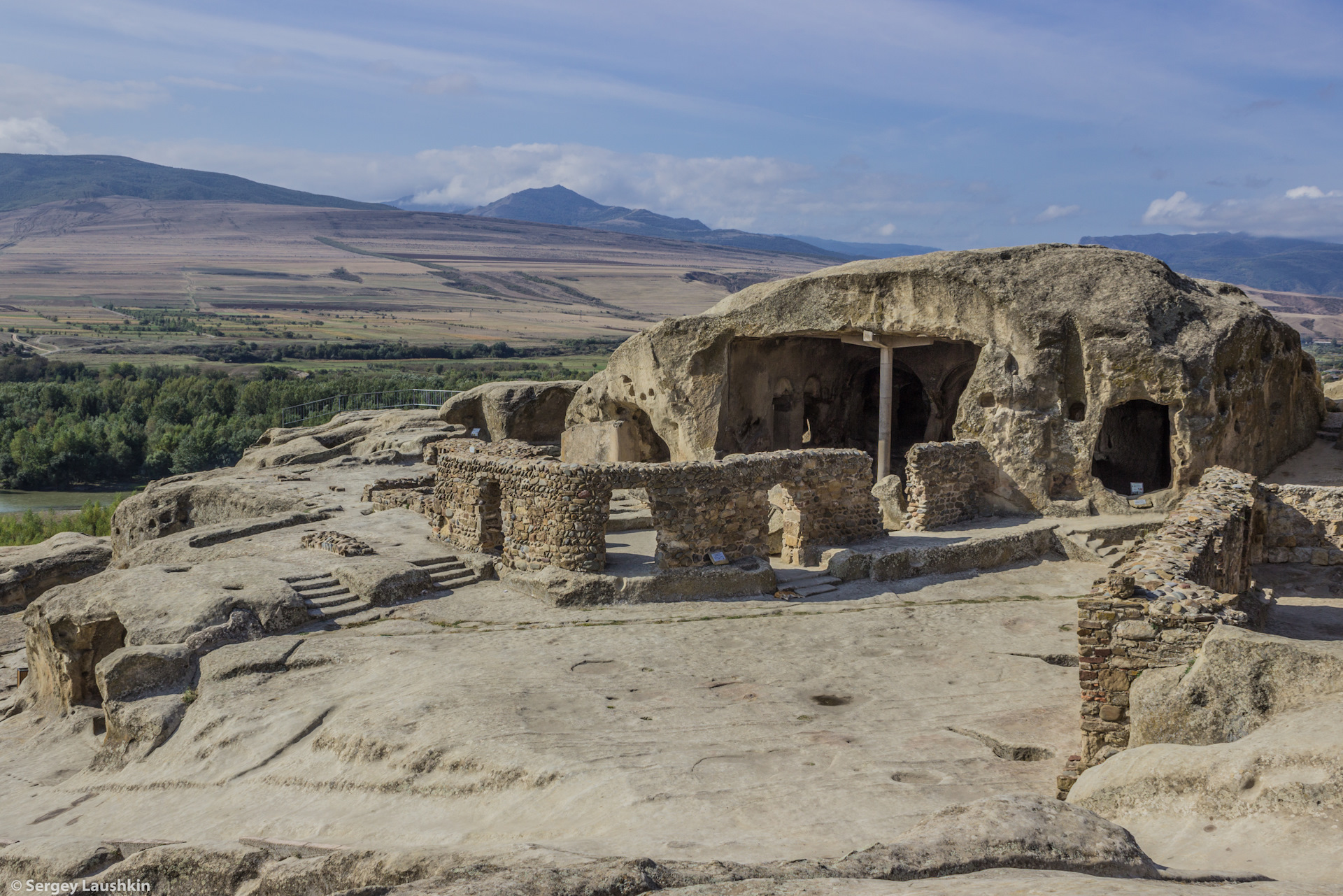 Уплисцихе пещерный город фото