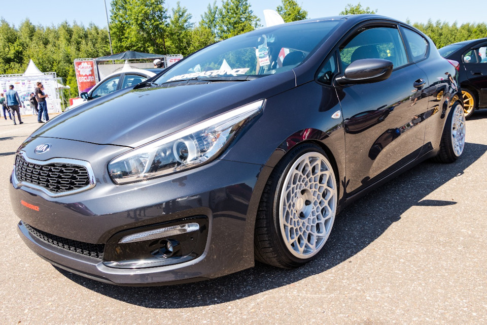 kia ceed stance