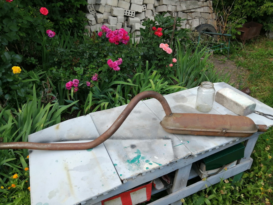 Стильный аксессуар для ретро москвича… Или новый глушитель на простом ...