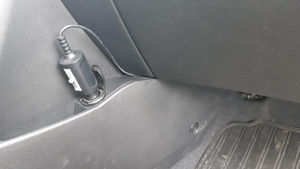 5 баллов производителю за этот прикуриватель — Hyundai Elantra (5G)