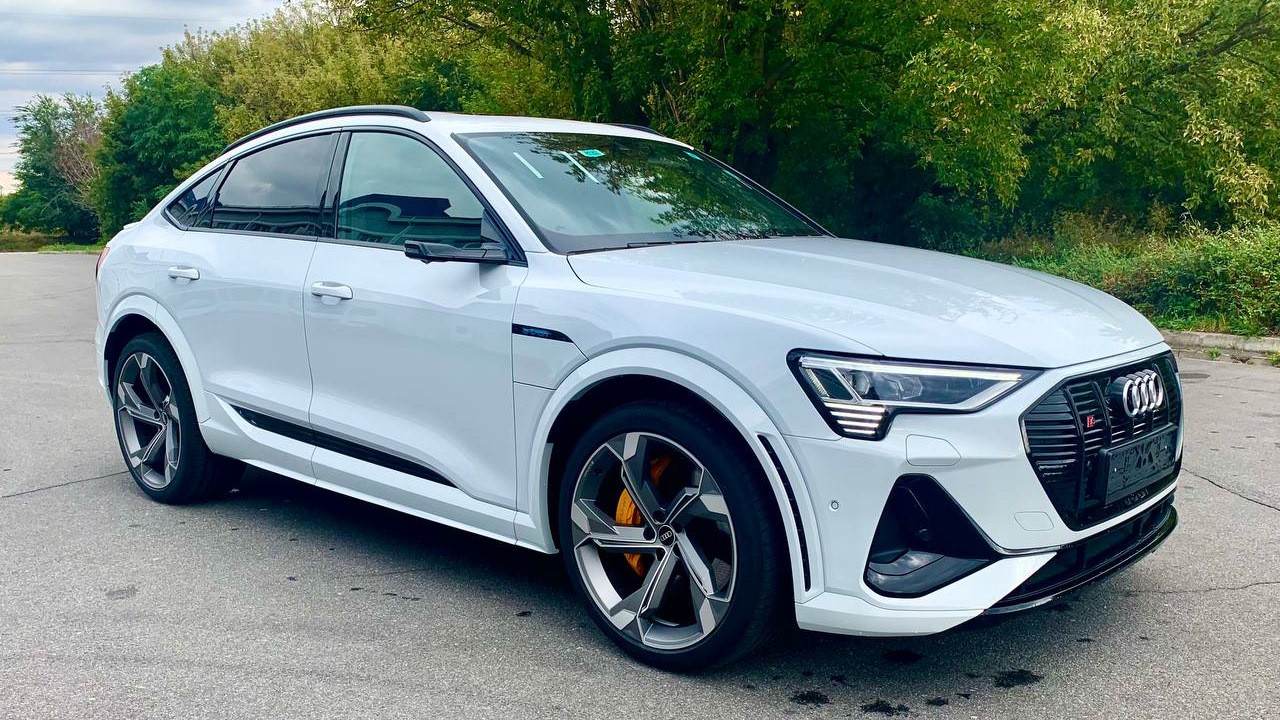 Audi e 80