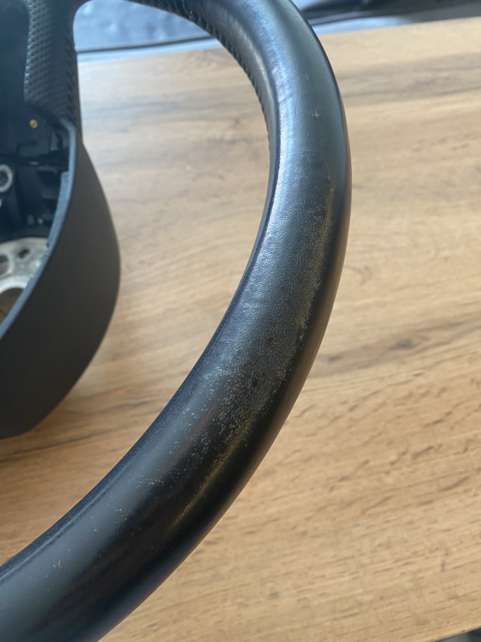 Потертая кожа — Audi A3 (8P)