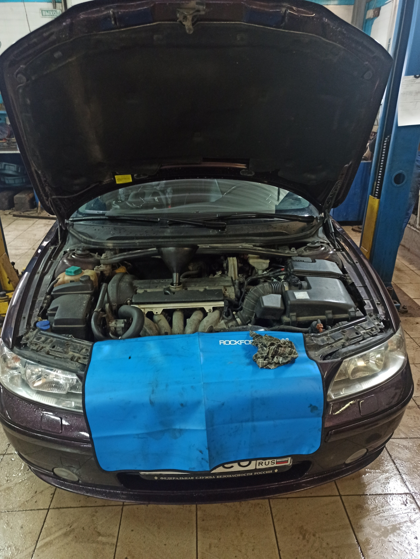 ТО 284 и топливный фильтр — Volvo S60 (1G), 2,4 л, 2006 года | плановое ...