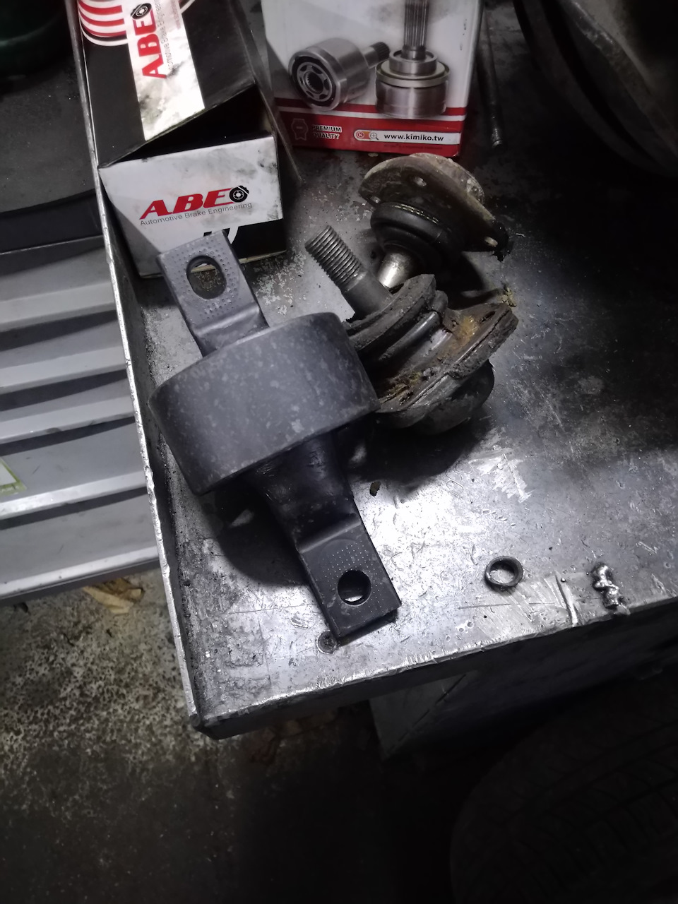 Новый сайлентблок — Rover 400 Mk2