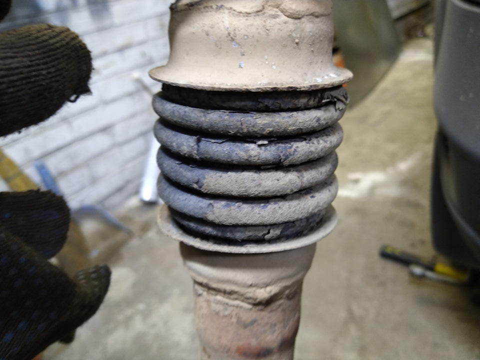 Гофра сгнила. — Chevrolet Niva, 1,7 л, 2010 года | расходники | DRIVE2