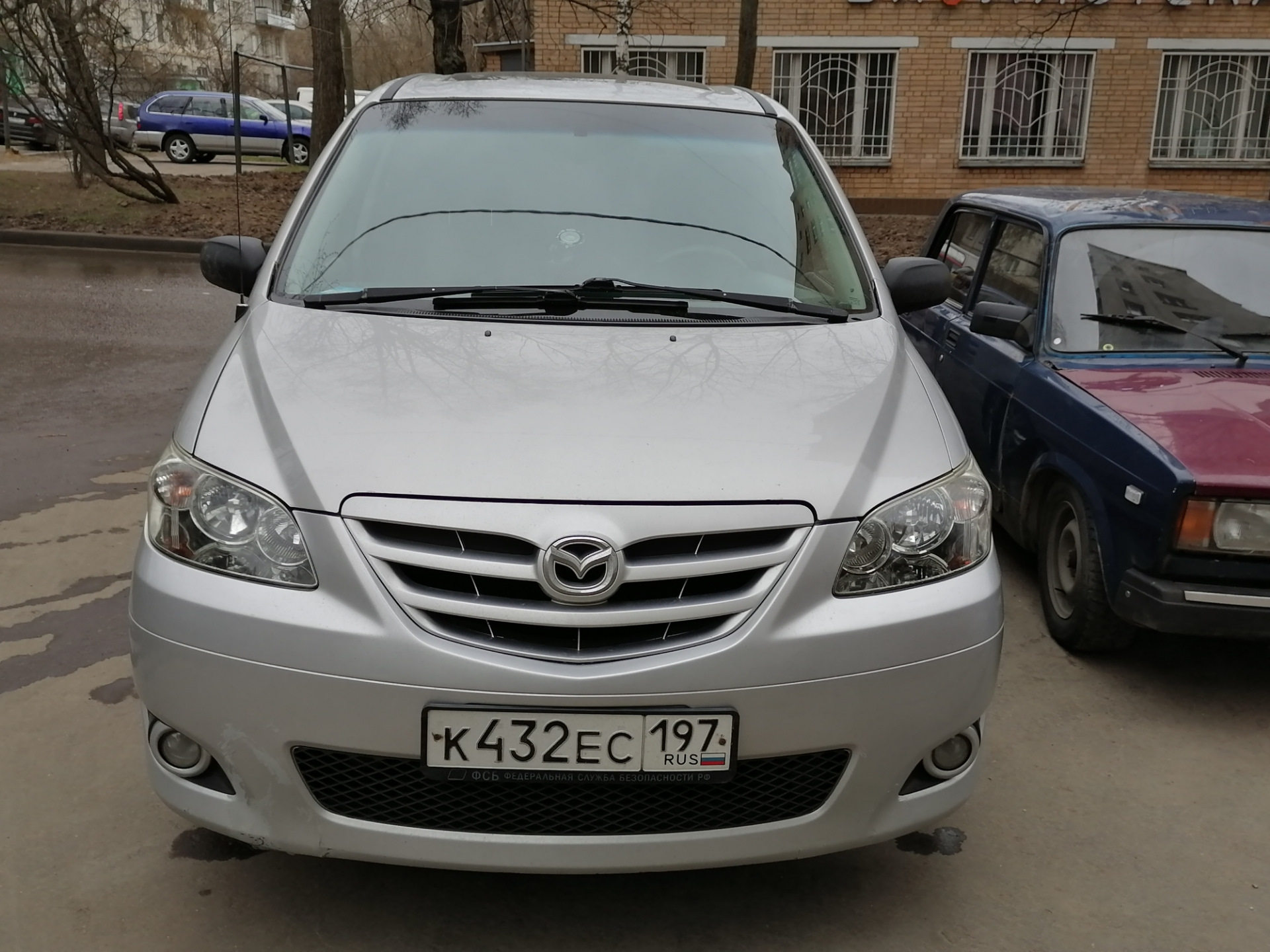 Ремонт мазда мпв. Mazda MPV 2003 3.0. Фары Мазда МПВ. Фара Мазда МПВ 2004г.. МПВ 3.0 американец.