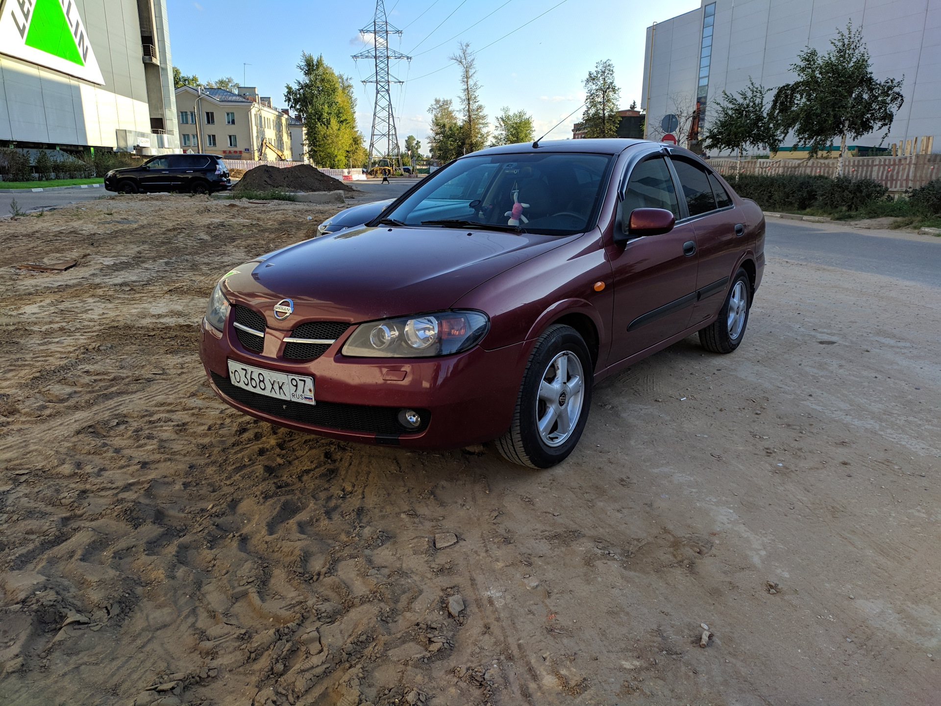 Nissan Almera n16 бордовая