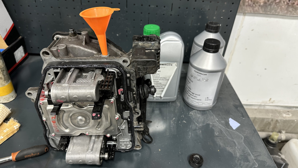 Замена масла DQ200 — Skoda Superb Mk2, 1,8 л, 2010 года | плановое ТО ...