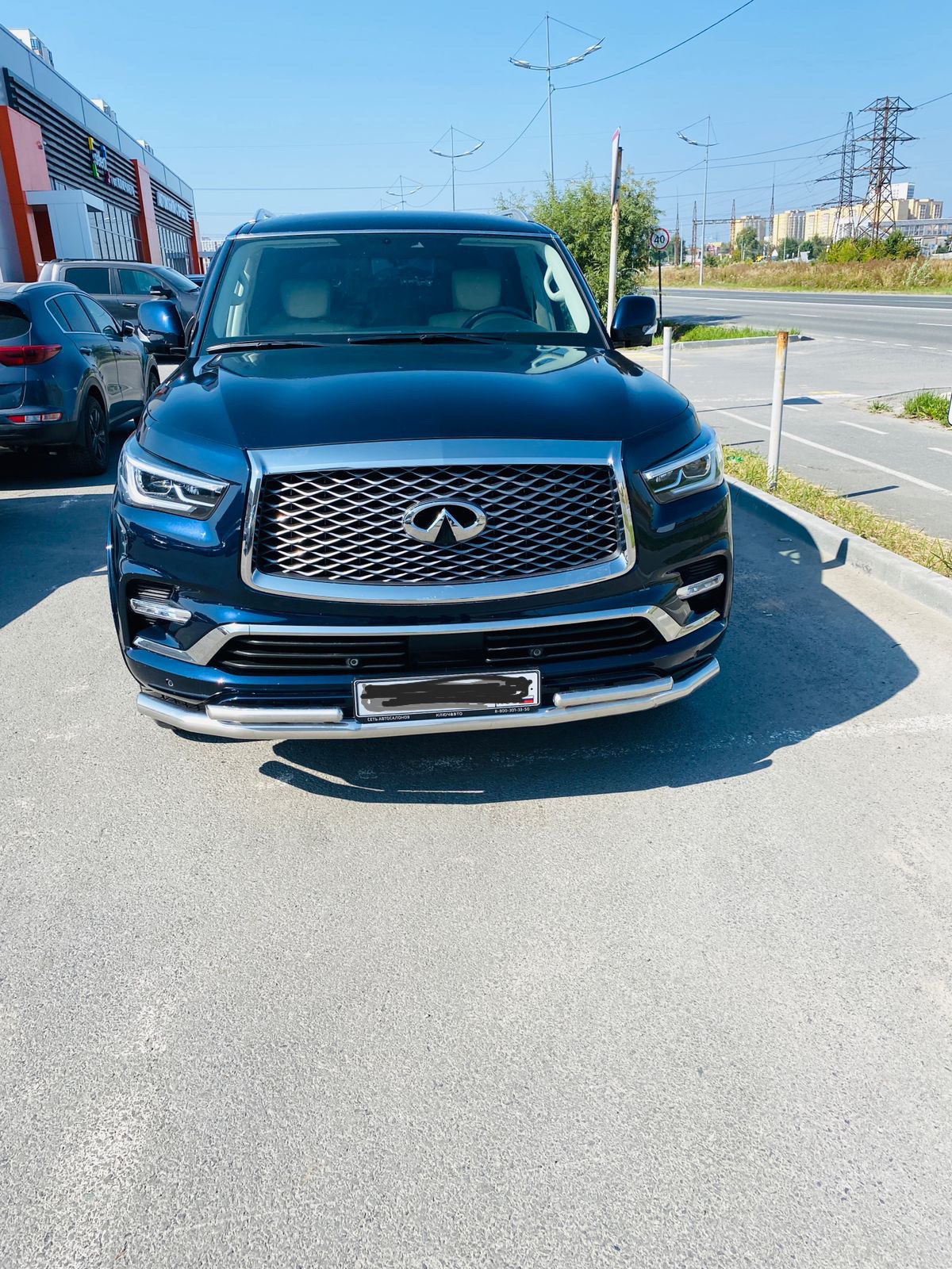   Infiniti QX80 I  2 56 AT 405  4WD          80 I  2   5- 2022    ID 1121701109