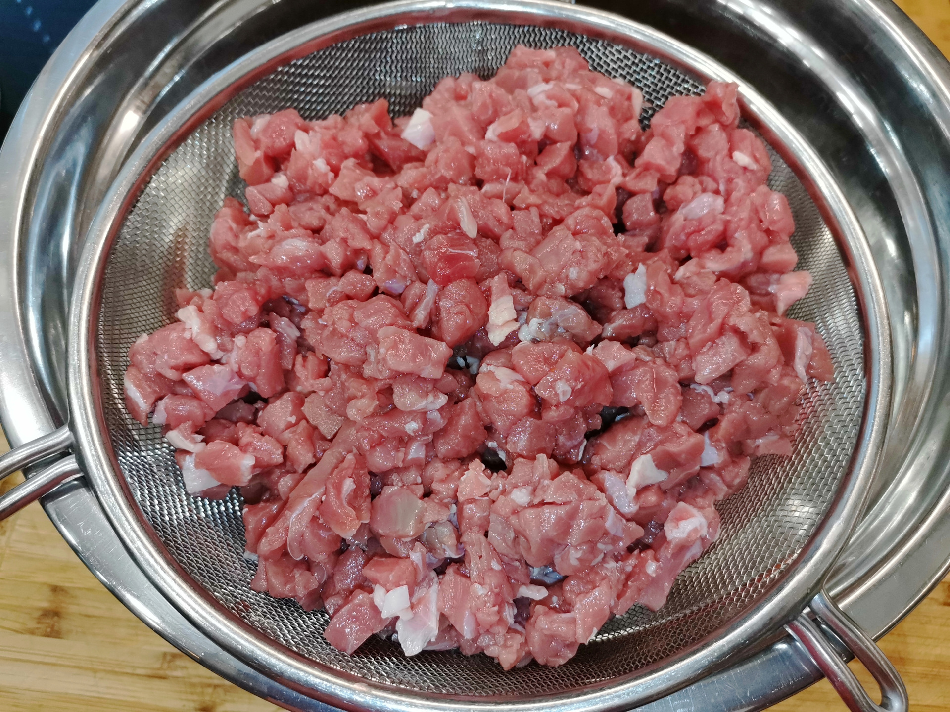 Приготовление рубленного мяса. Телятина рубленая. Промышленное рубленое мясо.