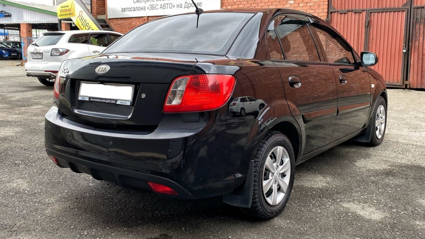 KIA Rio (2G) 1.4 бензиновый 2010 | II(JB) FL Жёнкина машина на DRIVE2