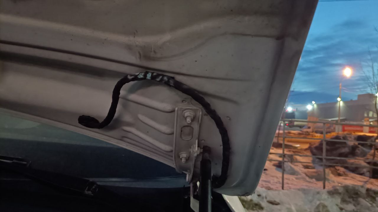 Замена шланга омывателя лобового стекла Audi Q5 — Audi Q5 (1G), 2 л ...