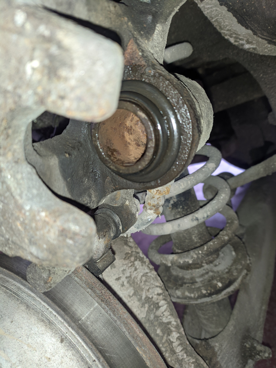 E28 замена дисков. Гул при торможении. Тормозной диск раскалился. Тормозной диск 08. После замены дисков и колодок.