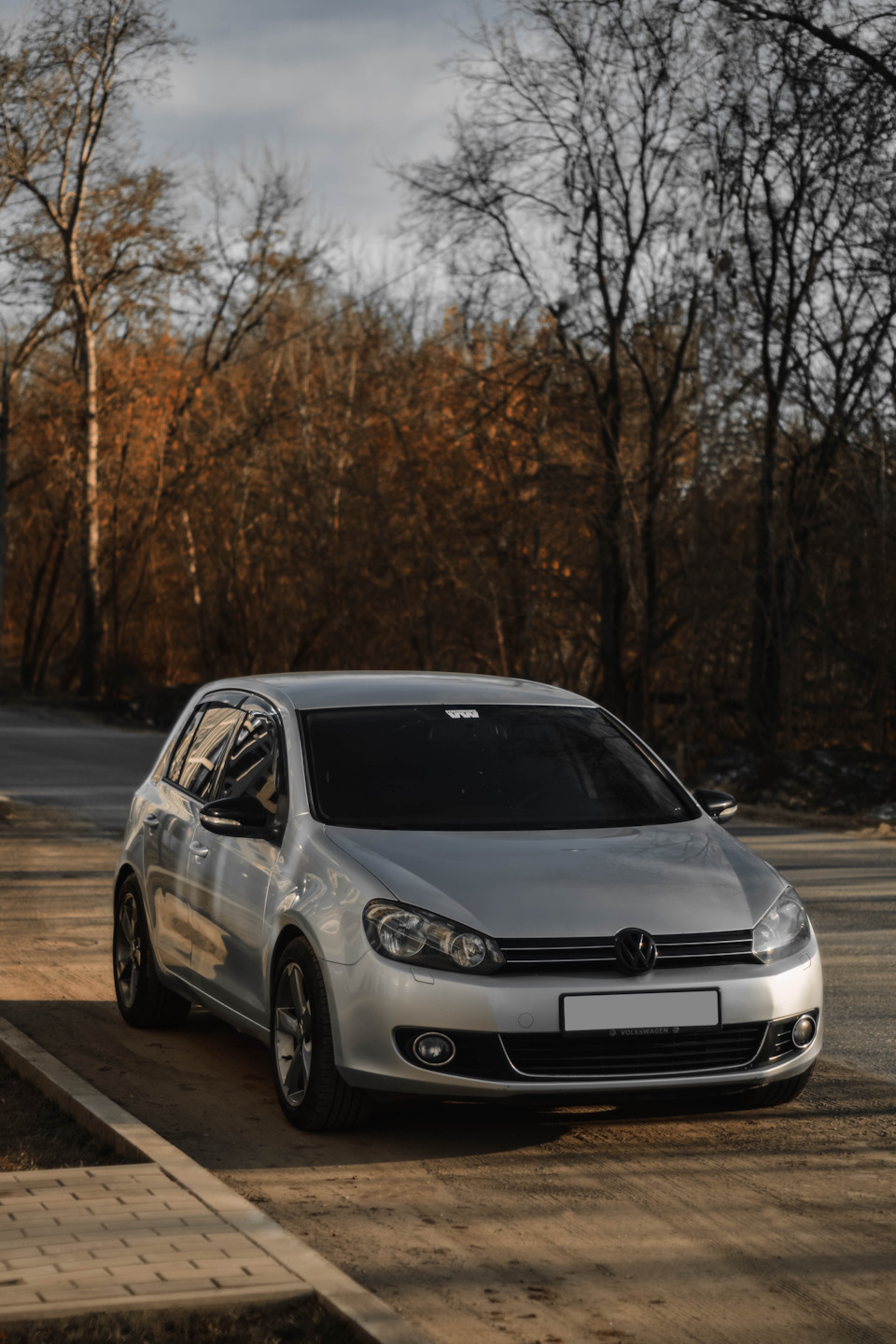 Городские фото — Volkswagen Golf Mk6, 1,6 л, 2012 года | фотография | DRIVE2