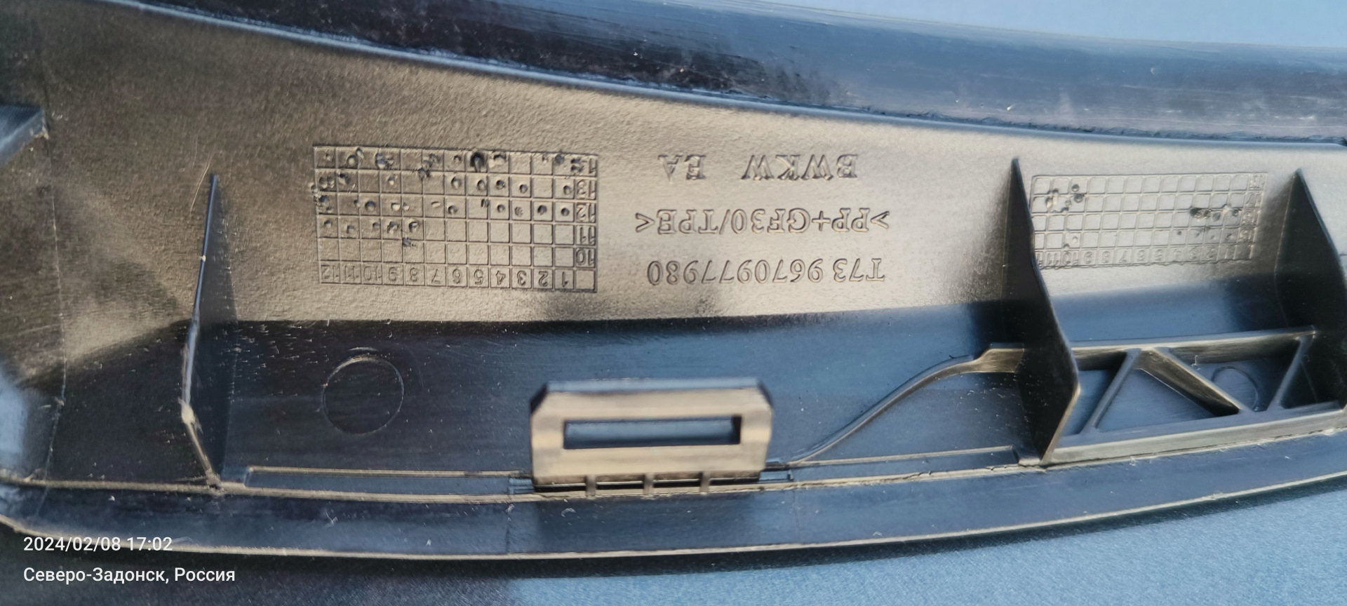 Новый молдинг лобового стекла. — Peugeot 408, 1,6 л, 2012 года | своими ...