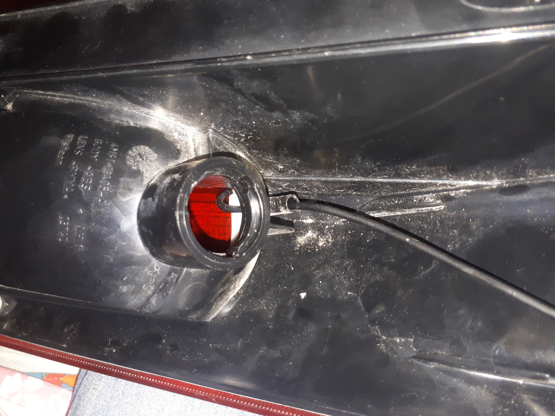 снять задние фонари фокус 2