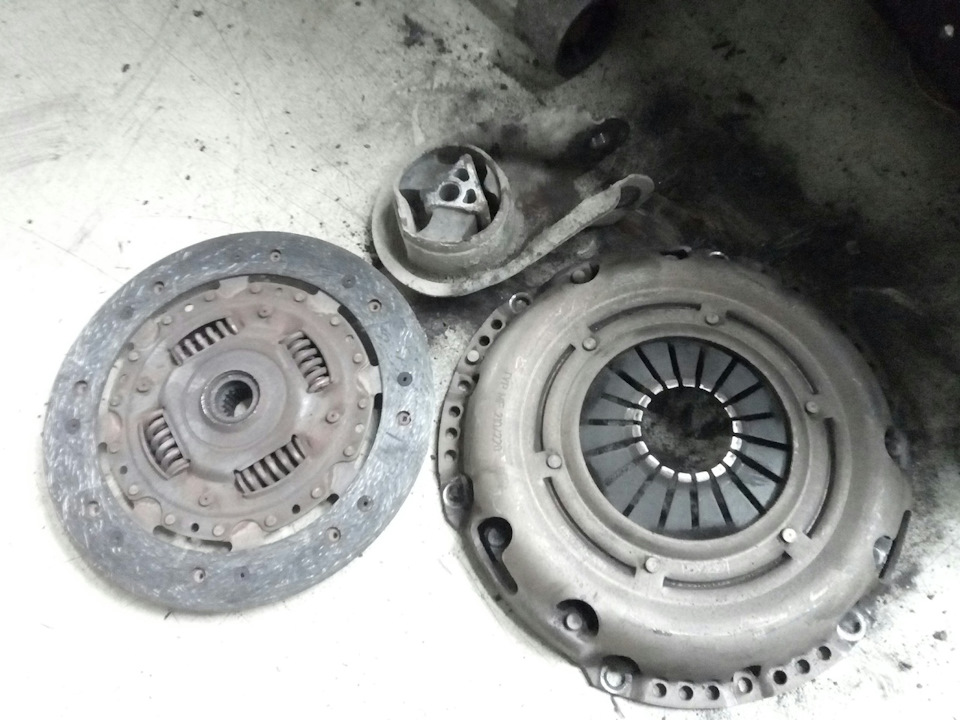 Сцепление, опоры — Ford Focus II Sedan, 1,8 л, 2007 года | визит на ...