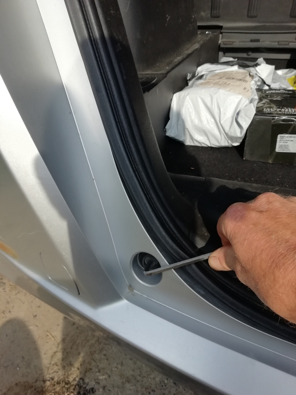 Снизу — Honda Freed Spike