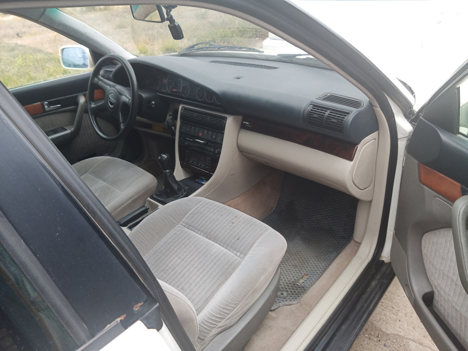 Фото в бортжурнале Audi 100 (C4)