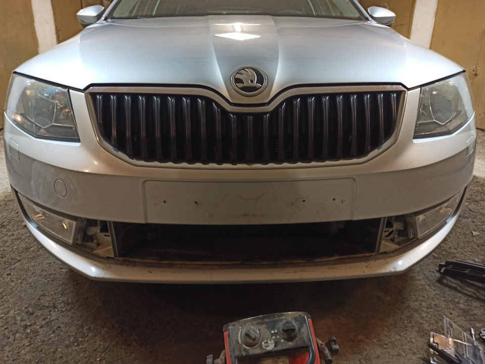 Защитная сетка радиатора нужна и зимой — Skoda Octavia Combi A7 Mk3, 1 ...