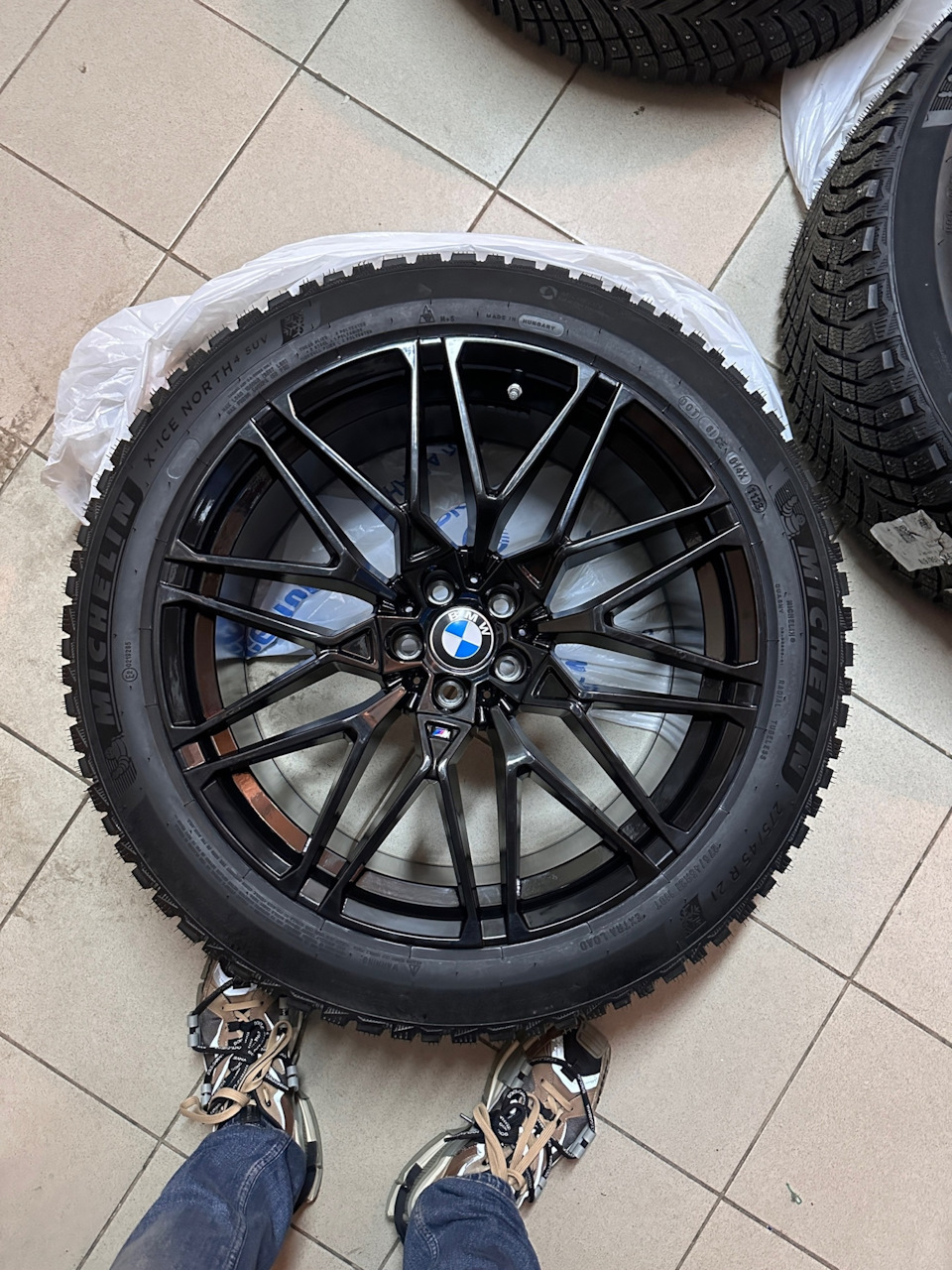 Новые тапки на зиму — BMW X6 (G06), 3 л, 2022 года | шины | DRIVE2