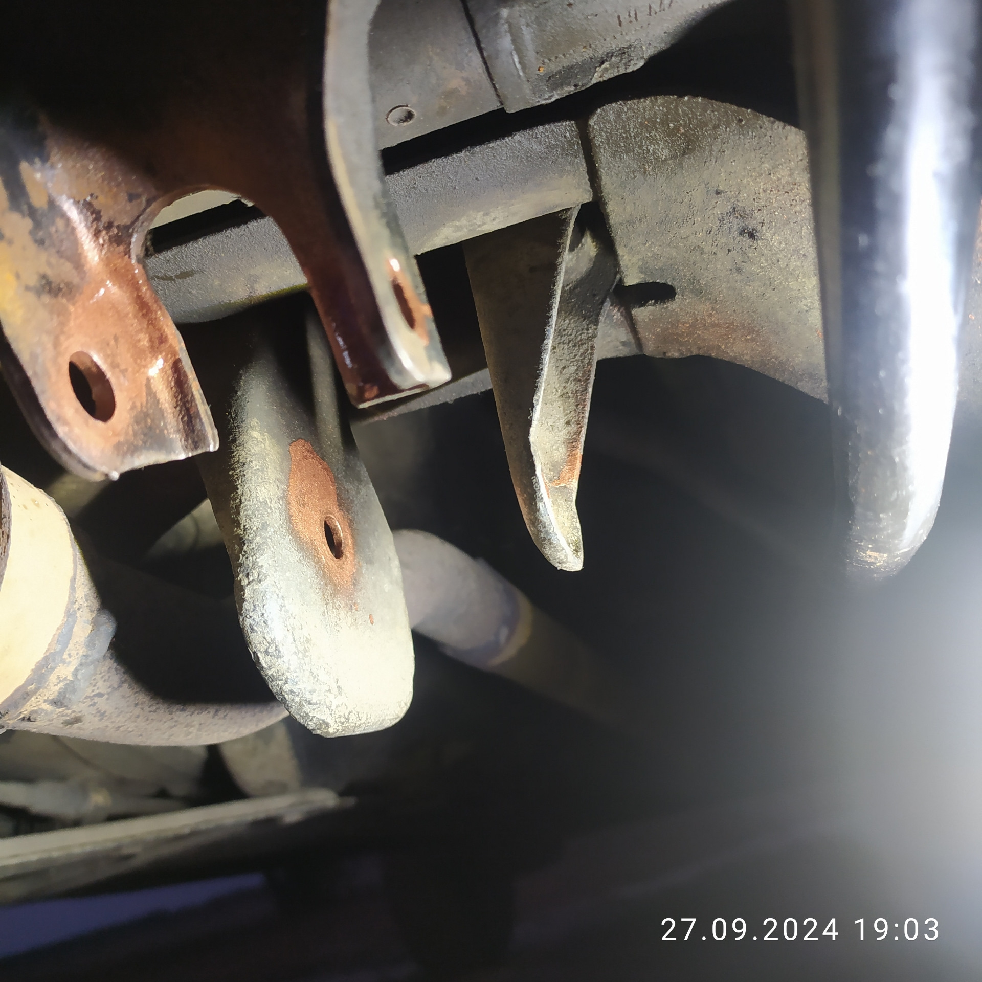 Нижняя опора двигателя. Замена. — Renault Clio Symbol, 1,4 л, 2005 года ...