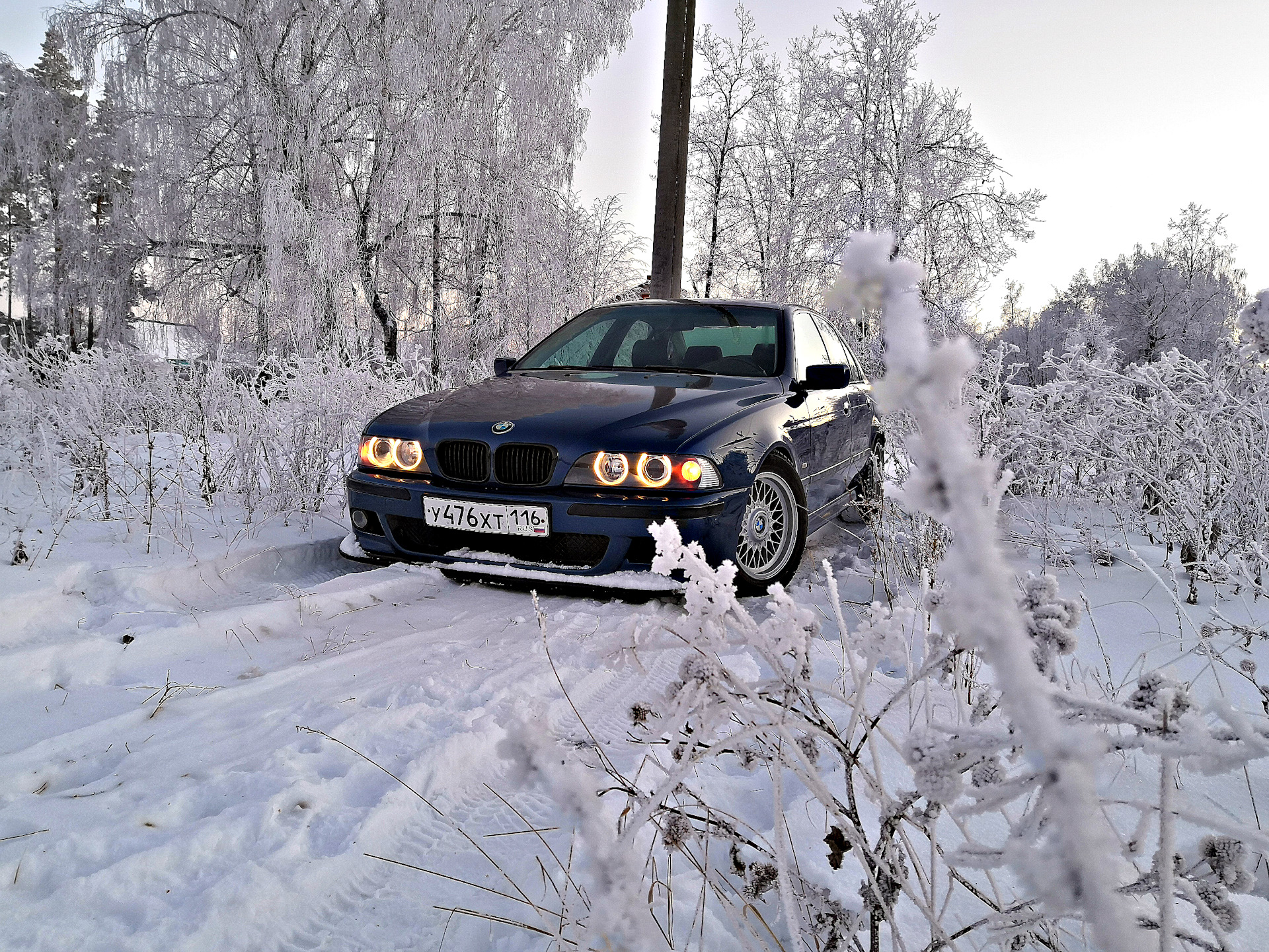 Зима номер. BMW e39 зима. BMW e39 зимой. BMW e39 m5 зима. BMW 5 зима.