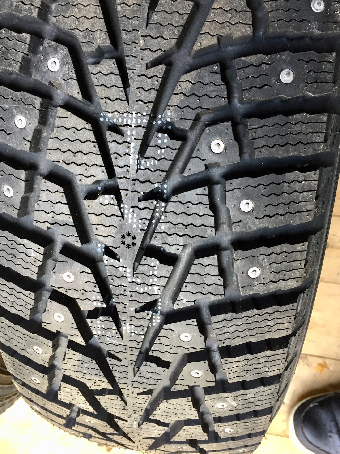 Зимняя резина 17 225. Maxxis 225/65 r17 102t ns3. Шины Maxxis Arctictrekker ns3. R17 215/55 98t Maxxis Arctictrekker np3 шип.. Maxxis 225/60r17 103t ns3 Arctic Trekker (XL).