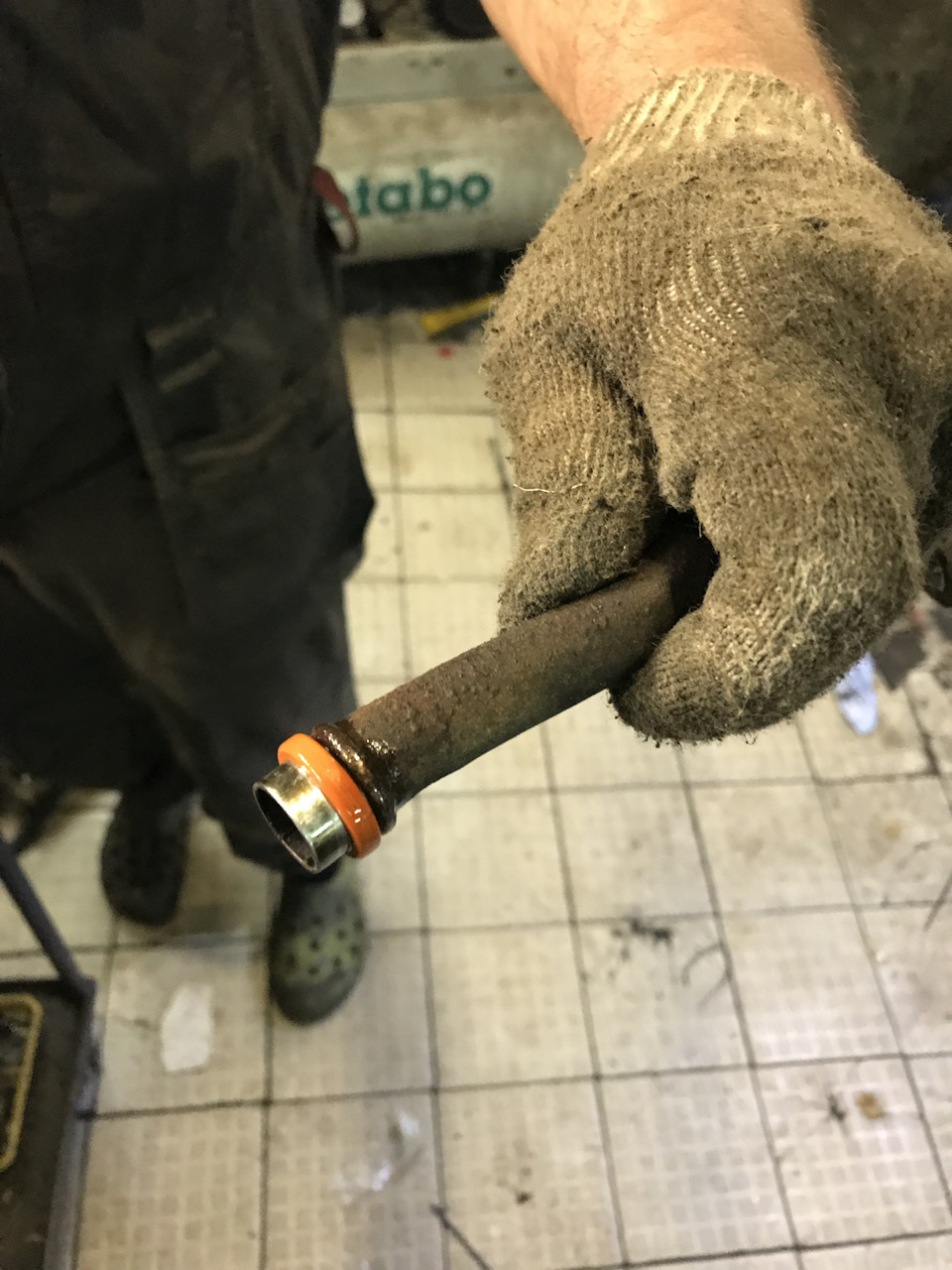 Уходило масло из двс — Volvo S80 (1G), 2,5 л, 2004 года | визит на ...